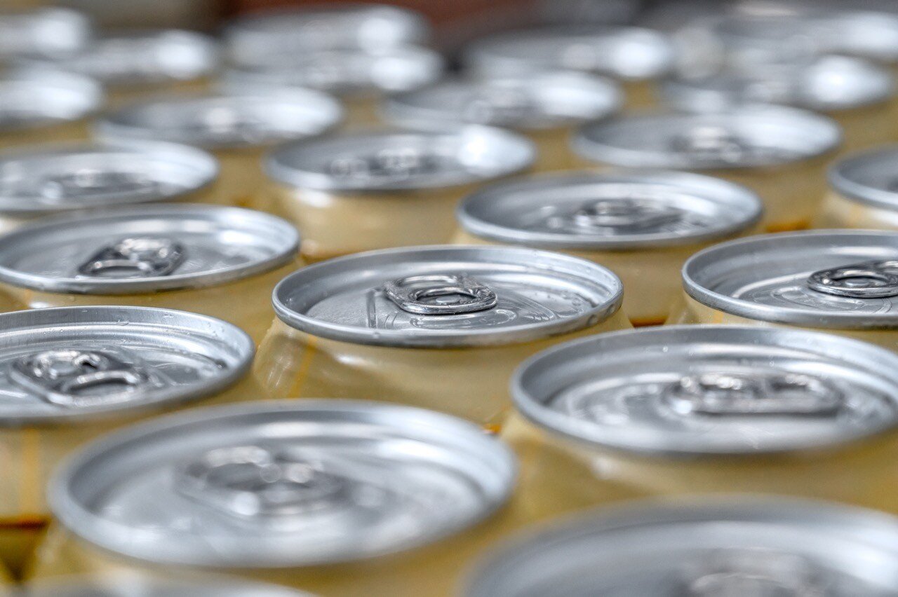 Beer Cans Conveyor Large