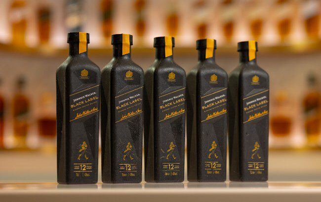 Johnnie Walker Black Label paper bottle